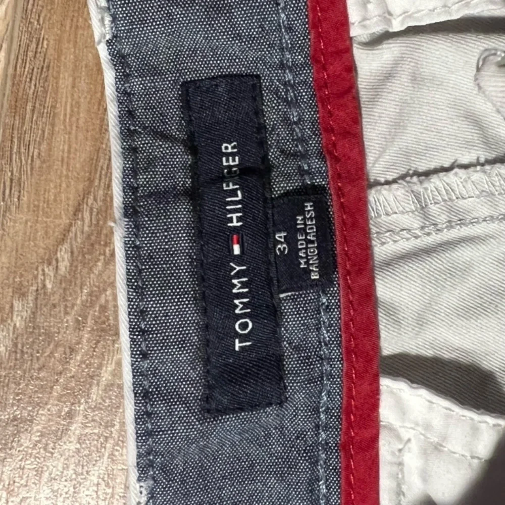 Tommy Hilfiger Denim Shorts Buttoned Back Pockets - Picture 5 of 11